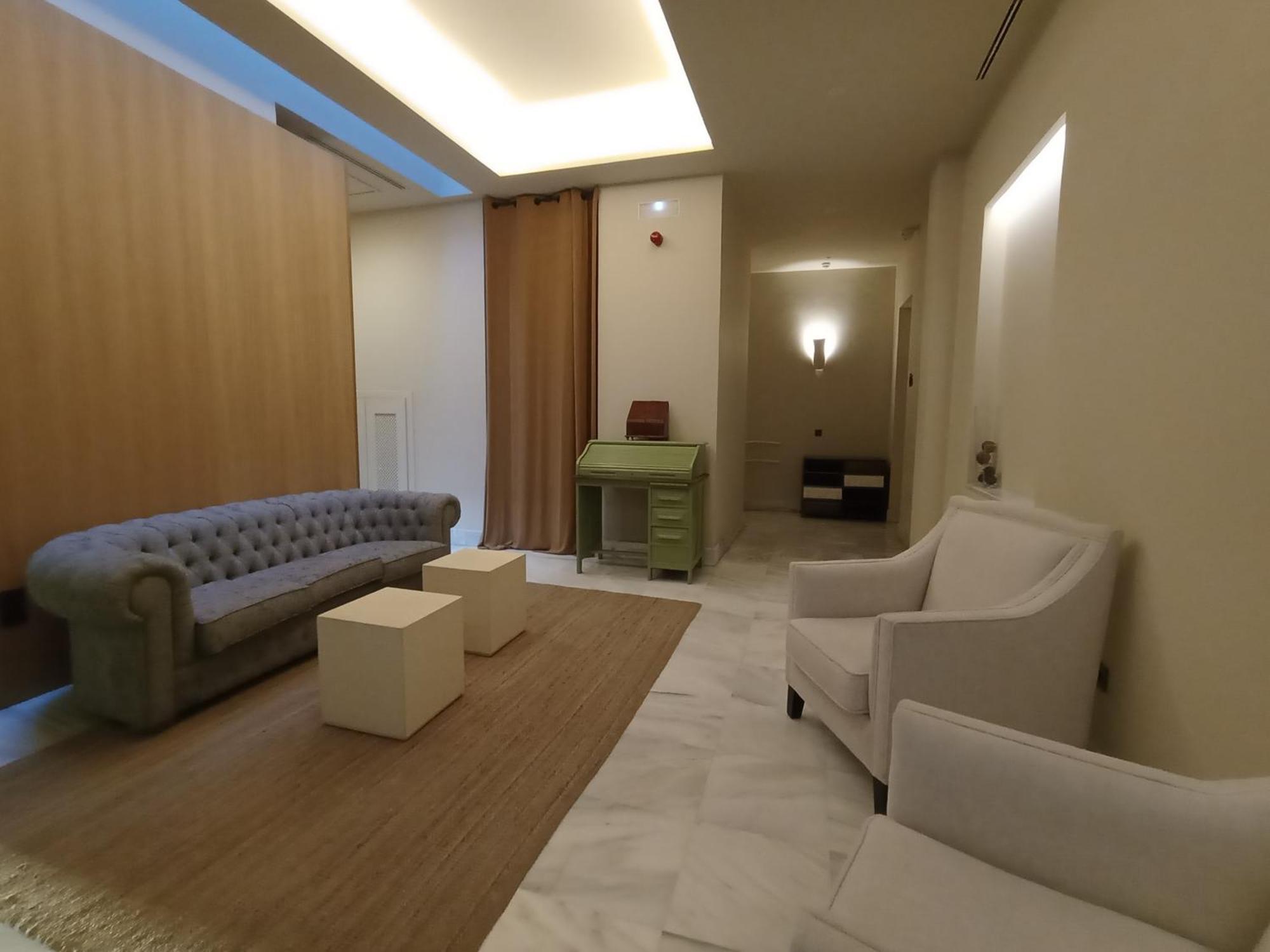 Uma Suites Parada Del Marques Sevilla Bagian luar foto