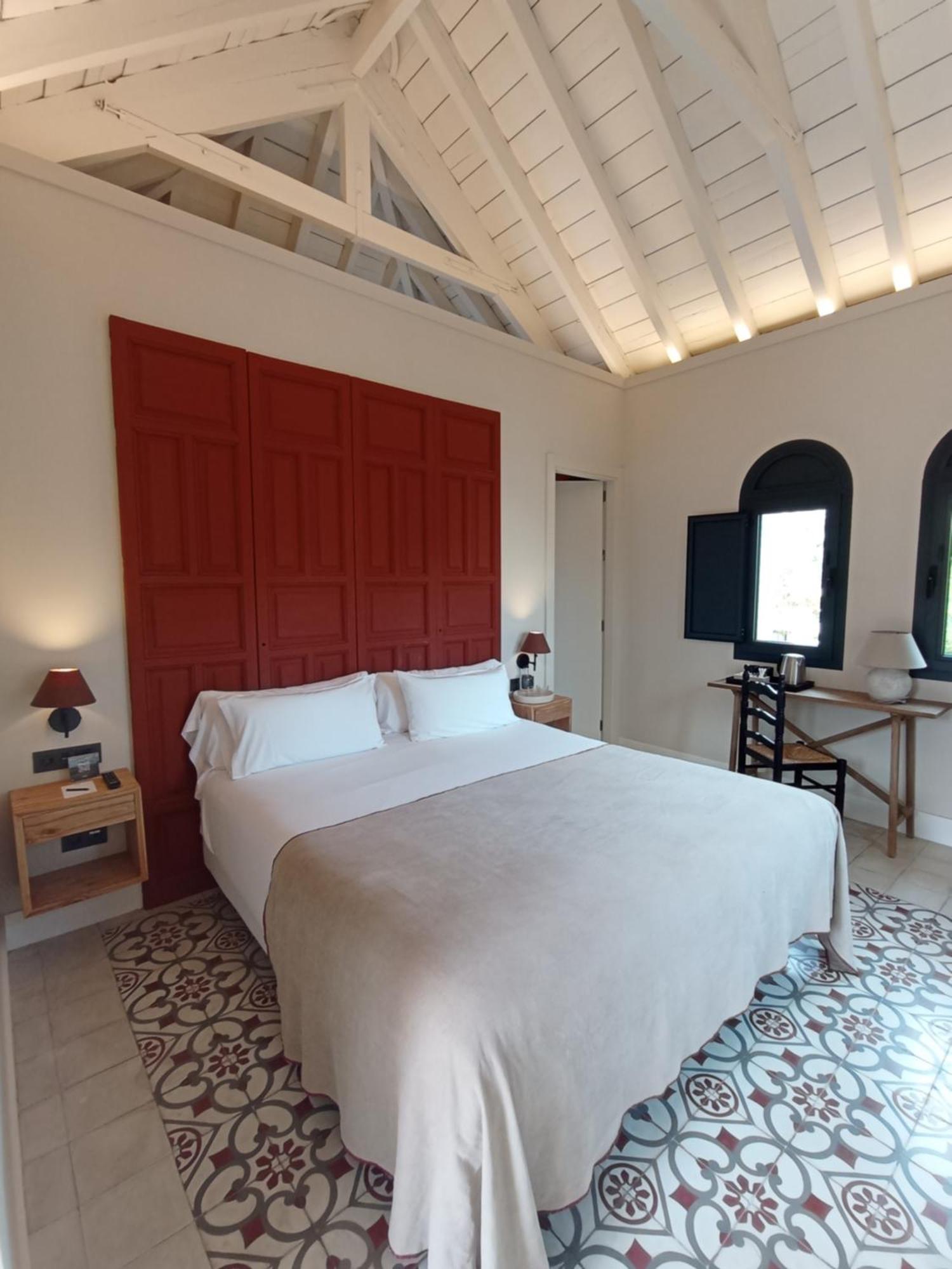 Uma Suites Parada Del Marques Sevilla Bagian luar foto