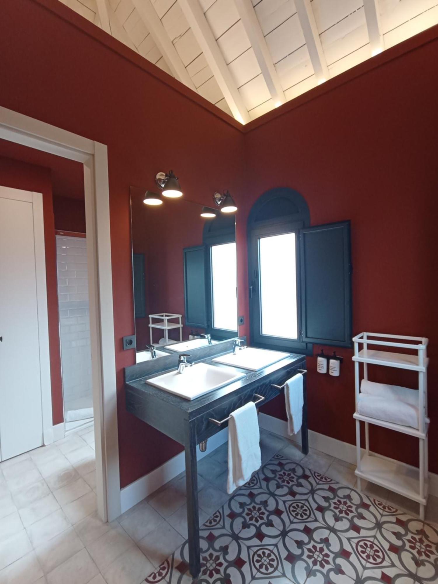 Uma Suites Parada Del Marques Sevilla Bagian luar foto