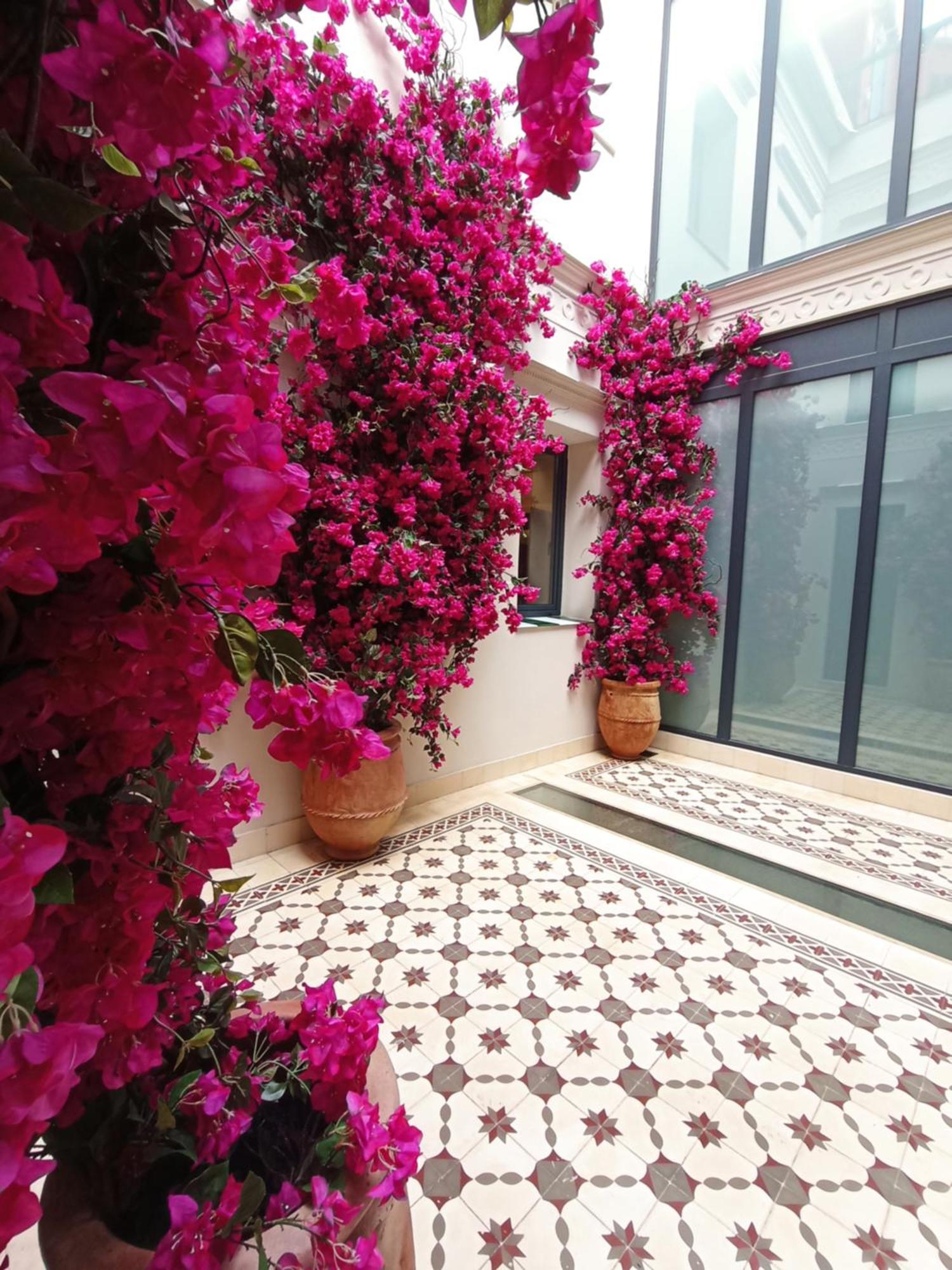 Uma Suites Parada Del Marques Sevilla Bagian luar foto