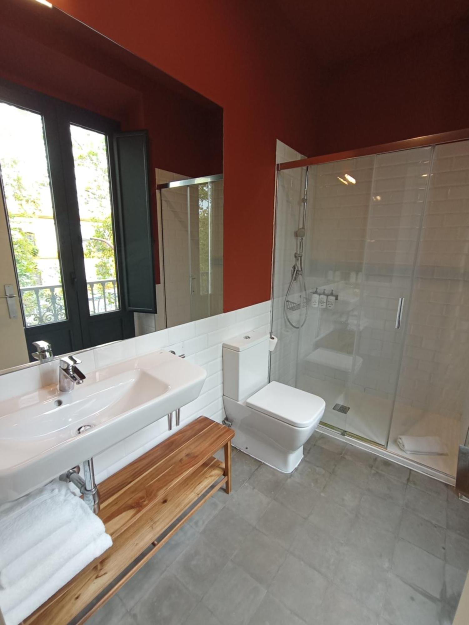Uma Suites Parada Del Marques Sevilla Bagian luar foto