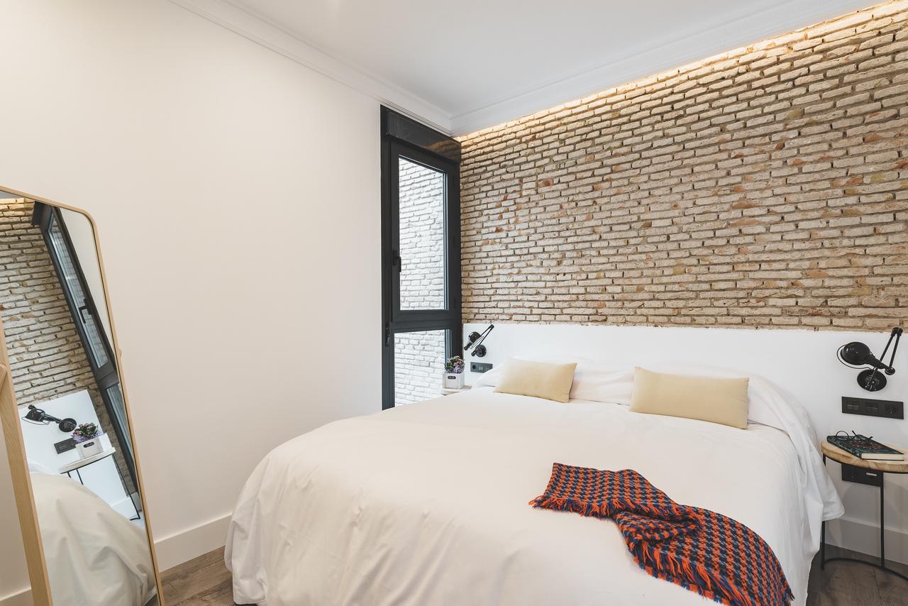 Uma Suites Parada Del Marques Sevilla Bagian luar foto