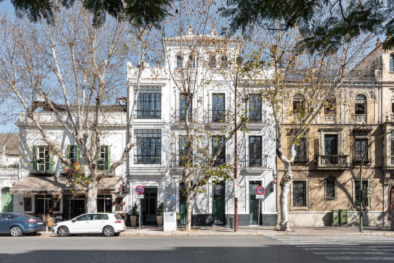 Uma Suites Parada Del Marques Sevilla Bagian luar foto